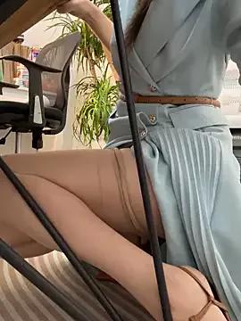 Try our girls live displays and explore the company of endless strippers, with beautiful physiques, vibrating toys and more.