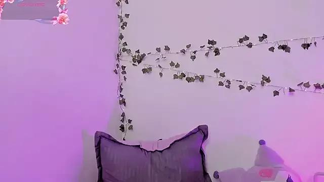 Lilithh_Kuro from StripChat is Freechat