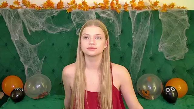 Try our girls live displays and explore the company of endless strippers, with beautiful physiques, vibrating toys and more.