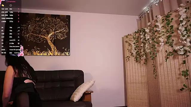 Lillu_Cooper from StripChat is Freechat