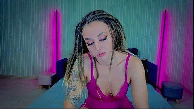 LiluMaxHornyink from StripChat
