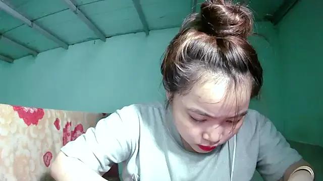 Lily3322 from StripChat