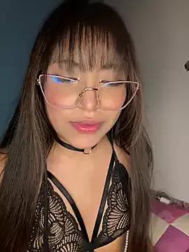 Try our girls live displays and explore the company of endless strippers, with beautiful physiques, vibrating toys and more.