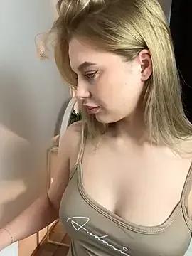 Try our girls live displays and explore the company of endless strippers, with beautiful physiques, vibrating toys and more.
