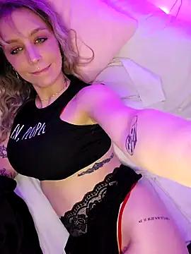 Try our girls live displays and explore the company of endless strippers, with beautiful physiques, vibrating toys and more.