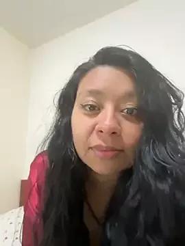 Lincy_and_hanna from StripChat is Freechat