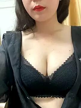 Try our girls live displays and explore the company of endless strippers, with beautiful physiques, vibrating toys and more.