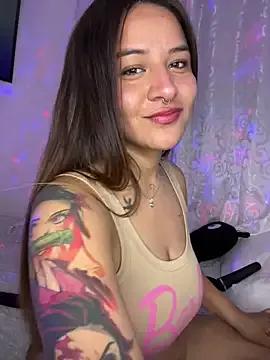 Linda_Bellucci from StripChat is Freechat
