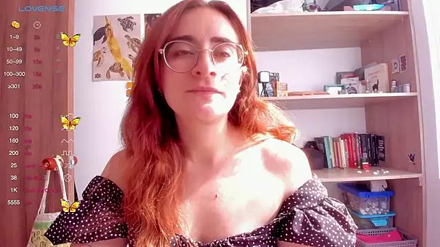 linda_giggle from StripChat is Freechat