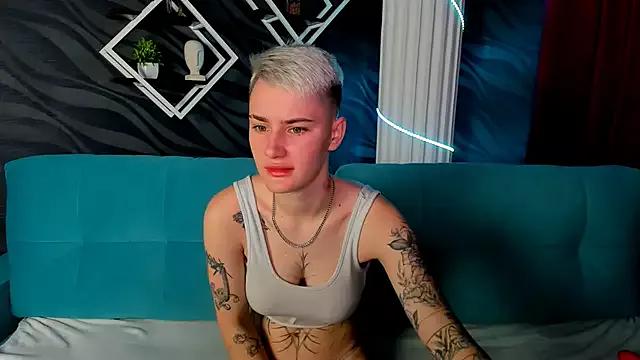 Try our girls live displays and explore the company of endless strippers, with beautiful physiques, vibrating toys and more.