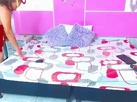 Try our girls live displays and explore the company of endless strippers, with beautiful physiques, vibrating toys and more.