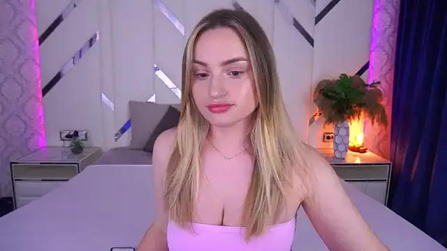 Try our girls live displays and explore the company of endless strippers, with beautiful physiques, vibrating toys and more.