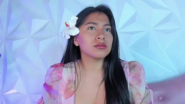 LinnaGardenia from StripChat