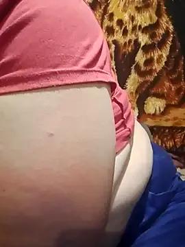 lipsmamy from StripChat is Freechat