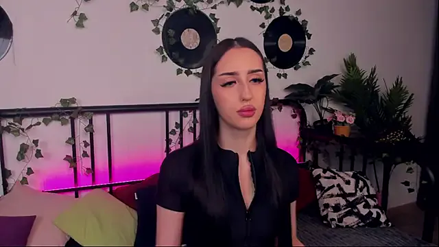 LisaFoxie — take off your bra