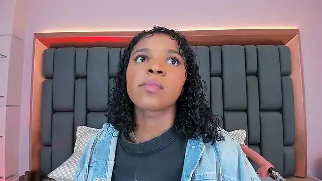 LisaMendez from StripChat is Freechat