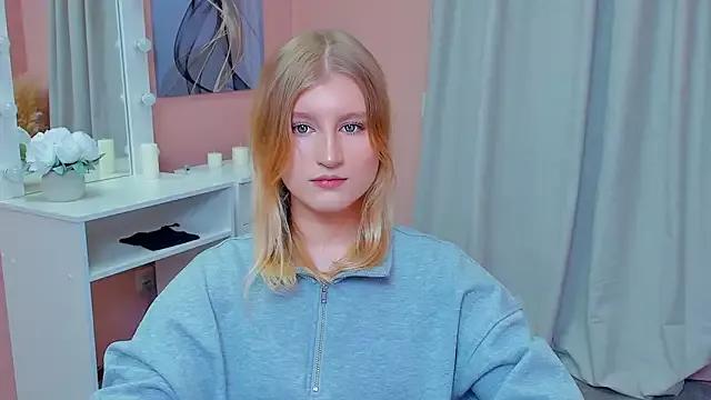 LisaRais from StripChat is Freechat