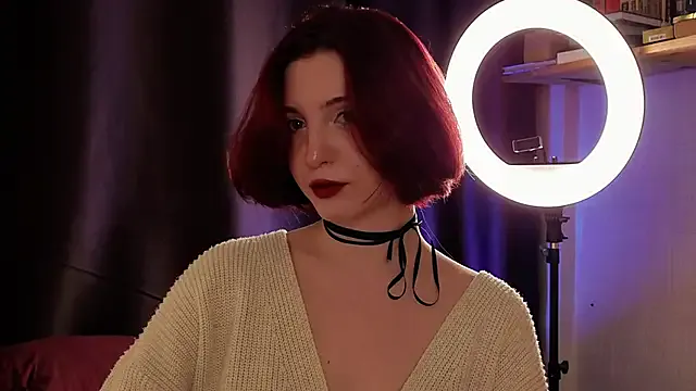 LisaVamp — BRA OFF, NIPPLES OUTPINCHING MY NIPPLE