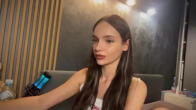 Try our girls live displays and explore the company of endless strippers, with beautiful physiques, vibrating toys and more.