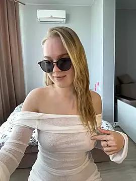 Try our girls live displays and explore the company of endless strippers, with beautiful physiques, vibrating toys and more.