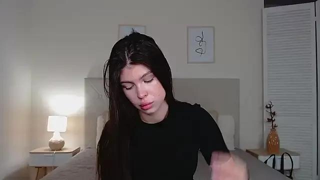 little_sweet1e_ from StripChat is Freechat