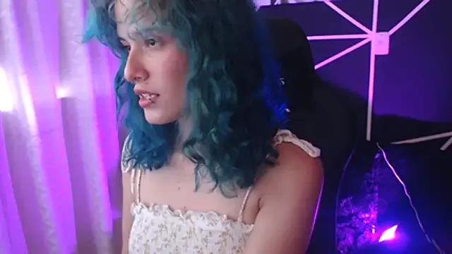 Try our girls live displays and explore the company of endless strippers, with beautiful physiques, vibrating toys and more.