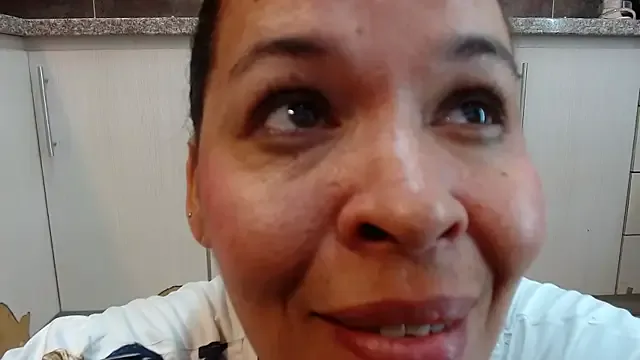 Lizeth_Bels — oil on my tits!