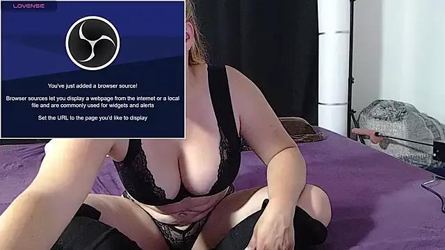 Lola69fleur from StripChat is Freechat