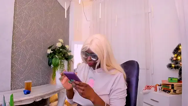 LolaJenkinss —  Deep throat + saliva