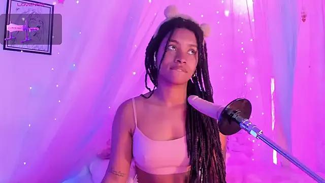 Lolalewis777 from StripChat is Freechat