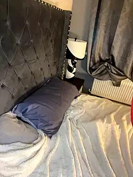 Try our girls live displays and explore the company of endless strippers, with beautiful physiques, vibrating toys and more.