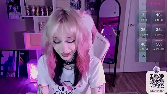 lollyshy__ from StripChat