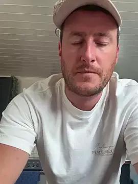 Londonlad818 from StripChat is Freechat