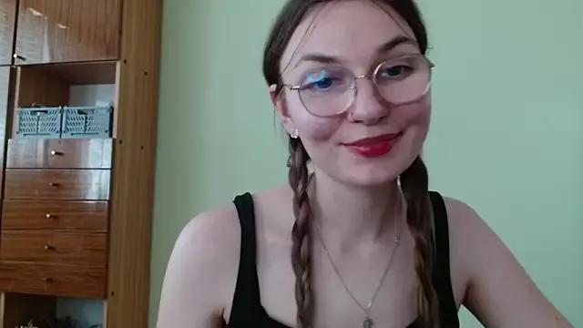 LooveELLYx from StripChat is Freechat
