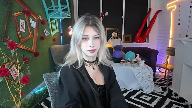 LoriTori from StripChat is Freechat