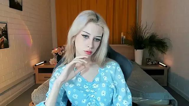 LoriTori from StripChat is Freechat