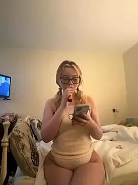 lotsofloveangelx from StripChat is Freechat
