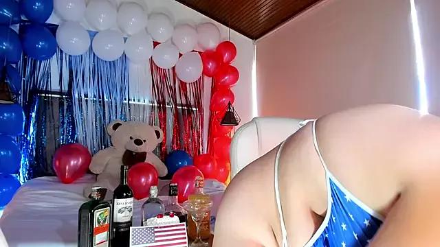 Try our girls live displays and explore the company of endless strippers, with beautiful physiques, vibrating toys and more.