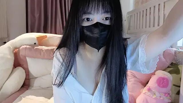 love-uiui from StripChat is Freechat