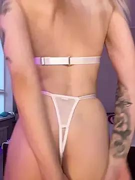 Try our girls live displays and explore the company of endless strippers, with beautiful physiques, vibrating toys and more.