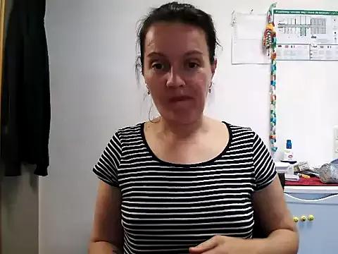 LoveNBloom webcams show profile image 