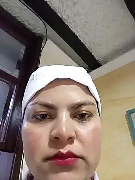LUCIANA__99 from StripChat is Freechat