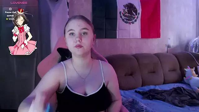 Try our girls live displays and explore the company of endless strippers, with beautiful physiques, vibrating toys and more.