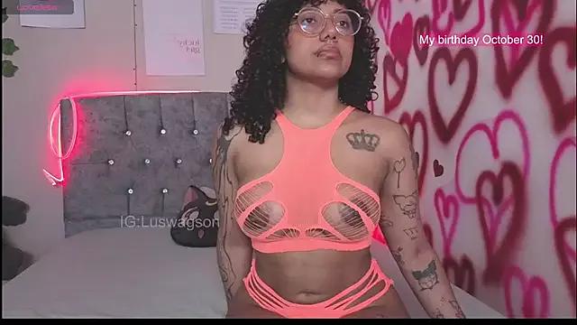 Try our girls live displays and explore the company of endless strippers, with beautiful physiques, vibrating toys and more.