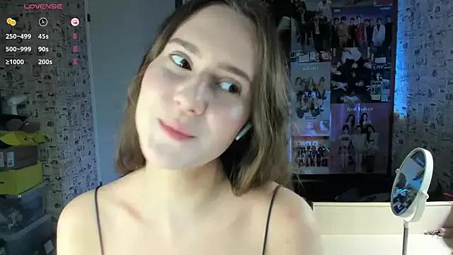 LucyRose3 from StripChat is Freechat