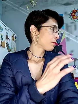 Try our girls live displays and explore the company of endless strippers, with beautiful physiques, vibrating toys and more.