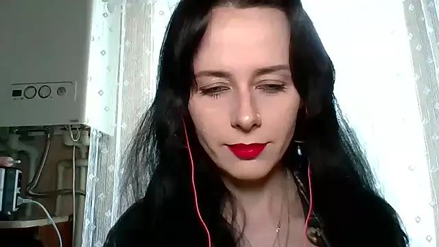 LuminousLady from StripChat is Freechat