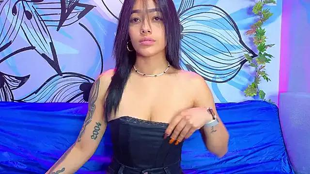 Try our girls live displays and explore the company of endless strippers, with beautiful physiques, vibrating toys and more.