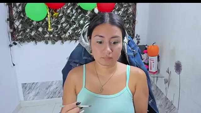 Try our girls live displays and explore the company of endless strippers, with beautiful physiques, vibrating toys and more.