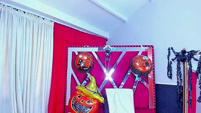 Try our girls live displays and explore the company of endless strippers, with beautiful physiques, vibrating toys and more.